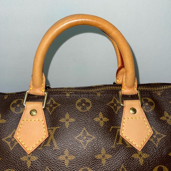 Louis Vuitton Speedy 30 Monogram Boston Bag -Excellent
Condition - Picture 17 of 17